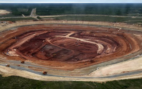 ЦБ не нашел угрозы инвестклимату в оспаривании ФАС сделки на $1,45 млр