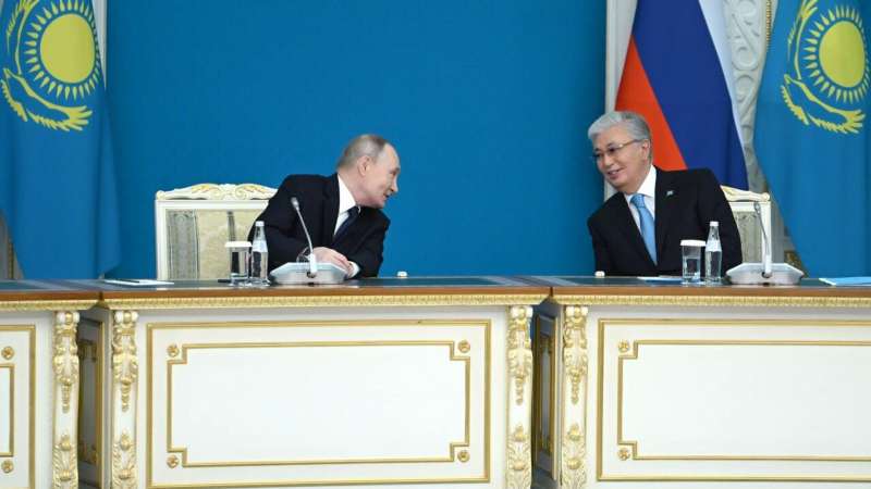 Переговоры Путина и Токаева тет-а-тет продлились шесть часов - посол Бородавкин
