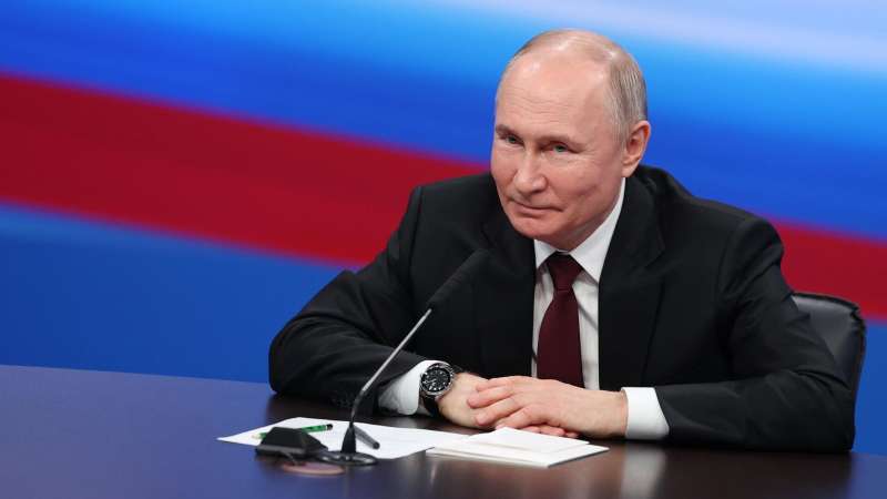 Путин передал привет Си Цзиньпину