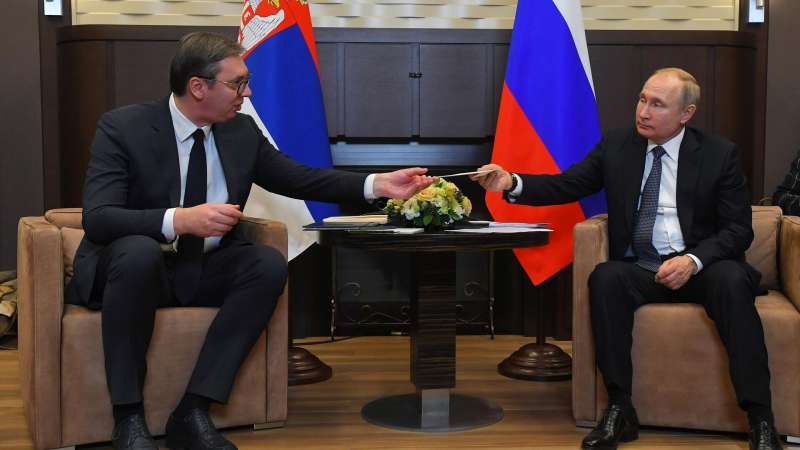Путин поздравил Вучича с наступающими Новым годом и Рождеством