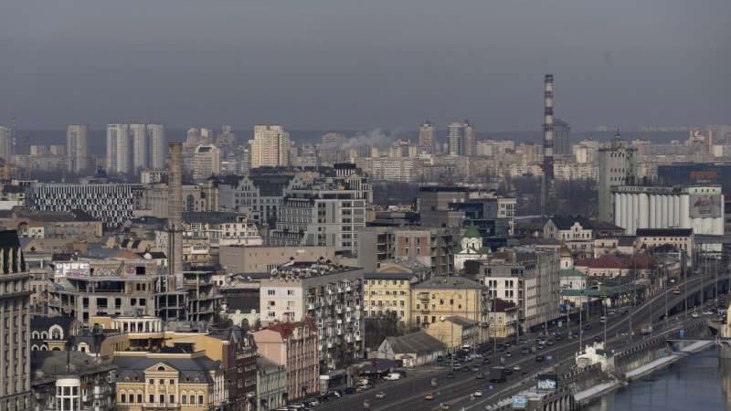 В Голосеевском районе Киева тепломагистраль получила повреждения