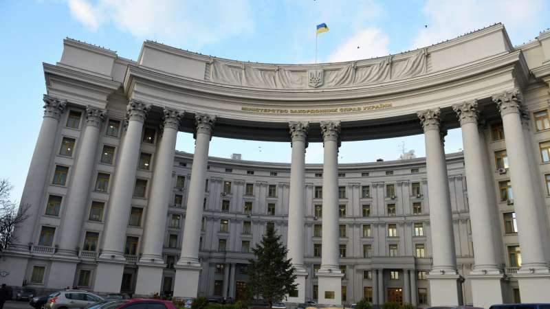 В Киеве по-хамски ответили на инициативу Минска по участию в переговорах